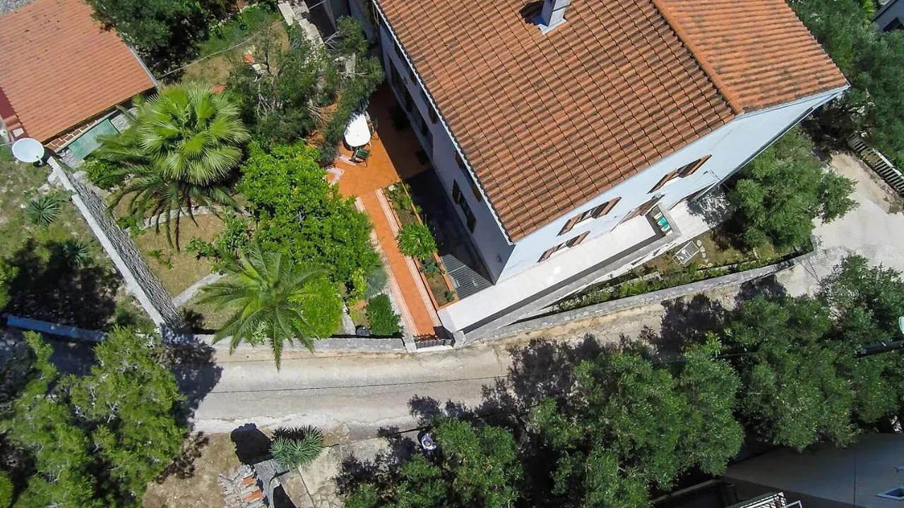 Rooms With A Parking Space Veli Losinj, Losinj - 19743 Guest house